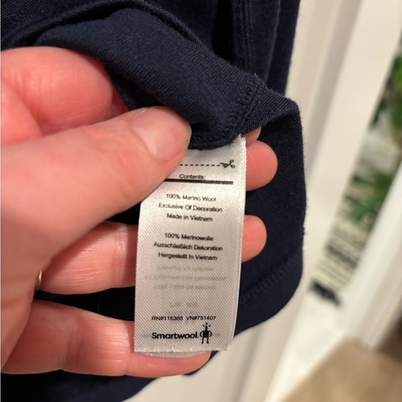 Smartwool Blue 1/4 zip wool top with Long Sleeves - Picture 6 of 6